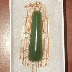 14k jadeite pendant